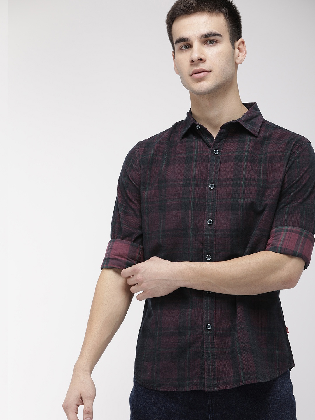 

Levis Men Burgundy & Green Slim Fit Checked Casual Shirt