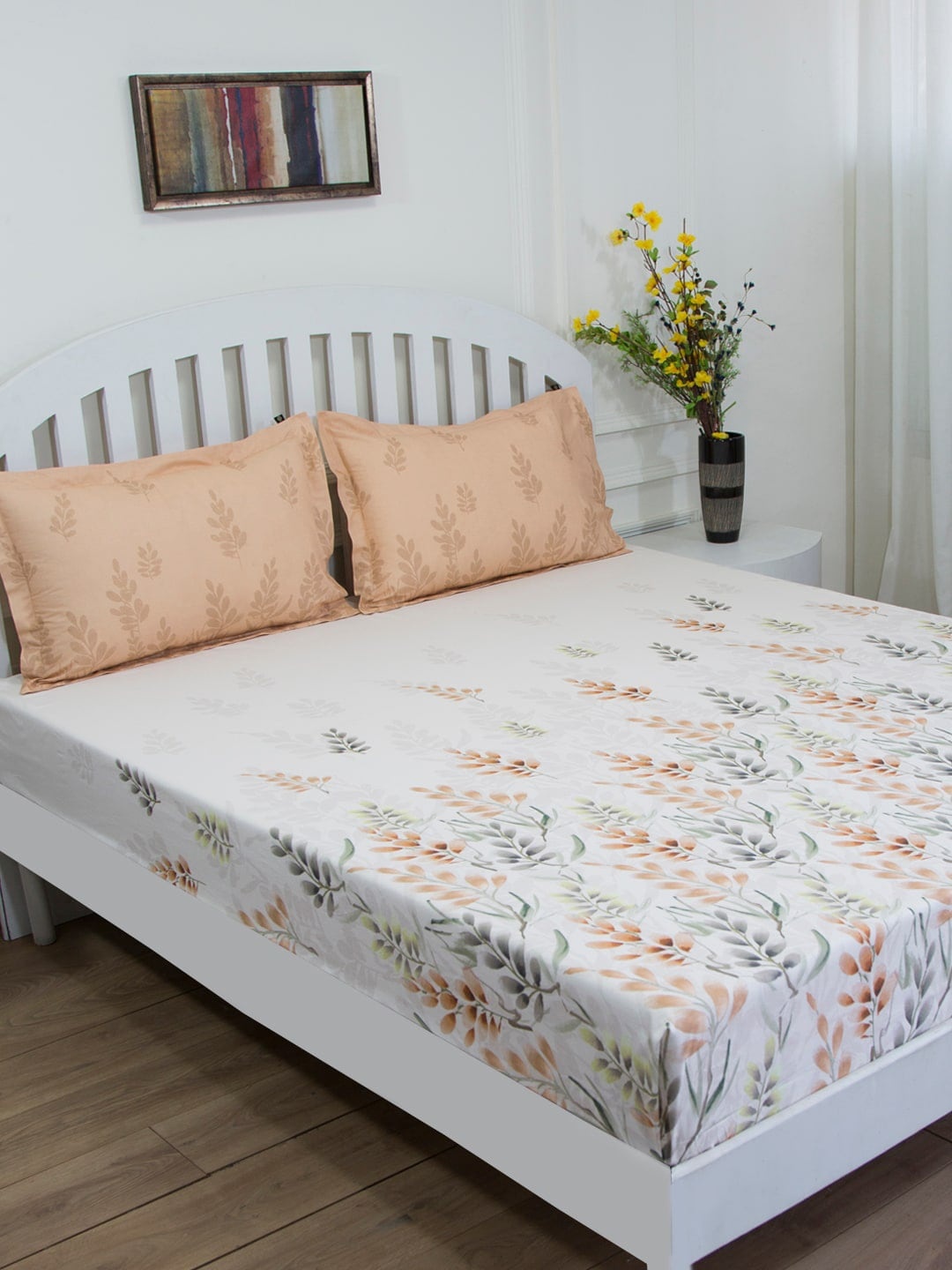 

GM White Floral 144 TC Cotton 1 Super Queen Bedsheet with 2 Pillow Covers