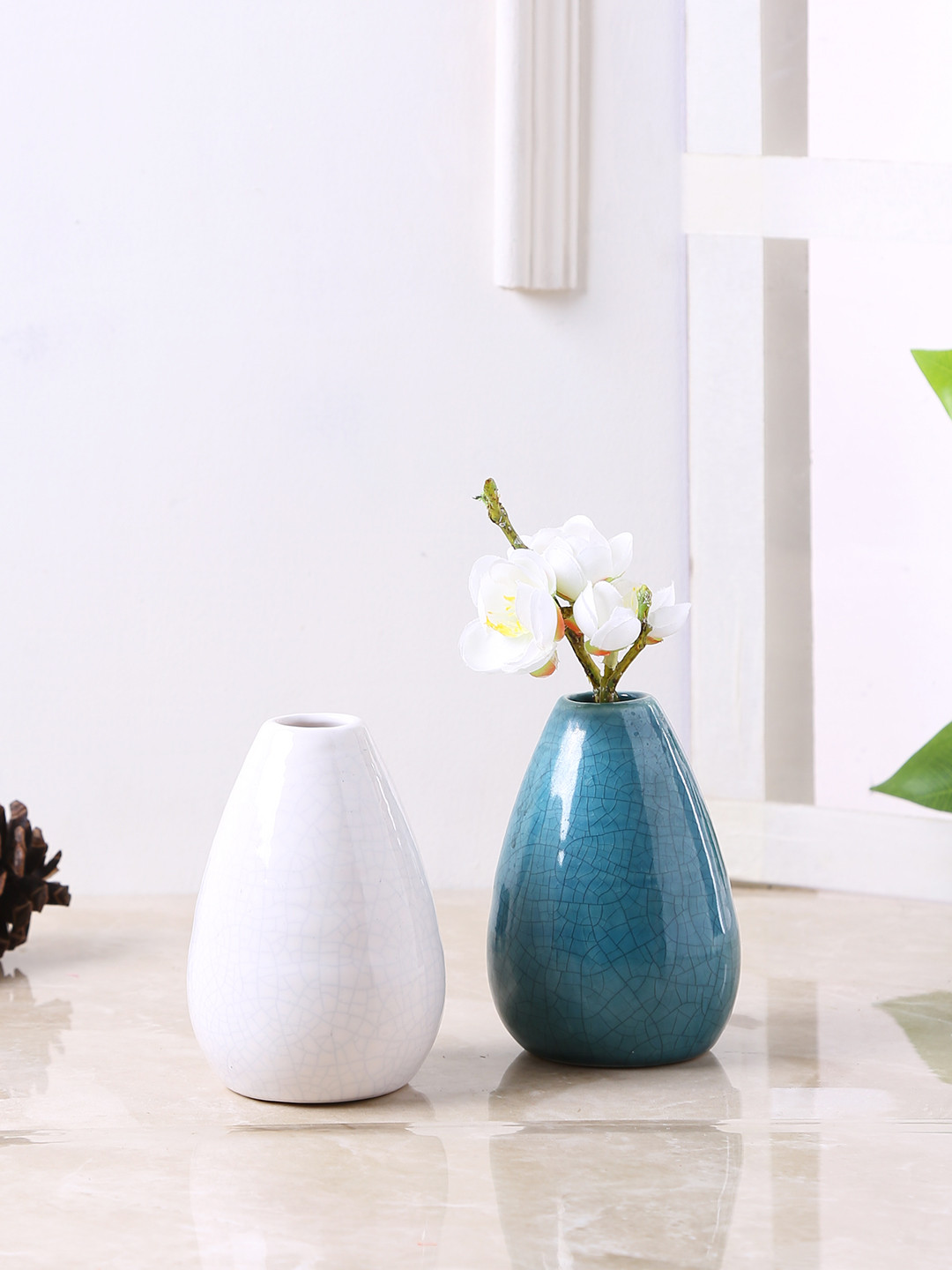 

TAYHAA Set of 2 White & Blue Ceramic Flower Vases
