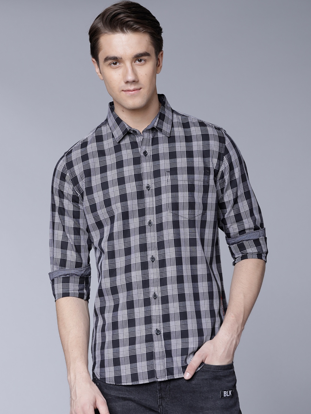 

LOCOMOTIVE Men Black & White Slim Fit Checked Casual Shirt