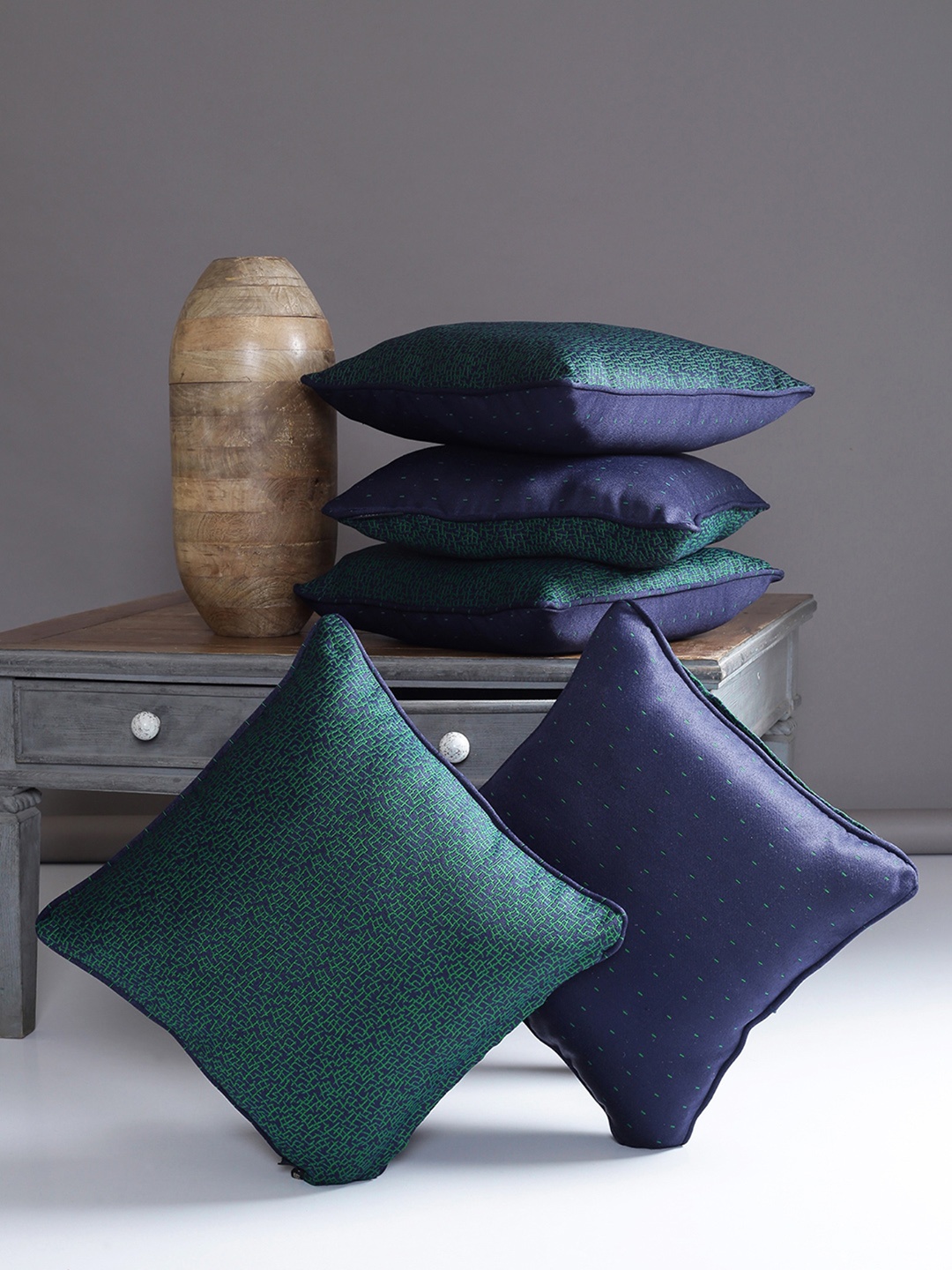 

ROMEE Green Set of 5 Square Cushion Covers