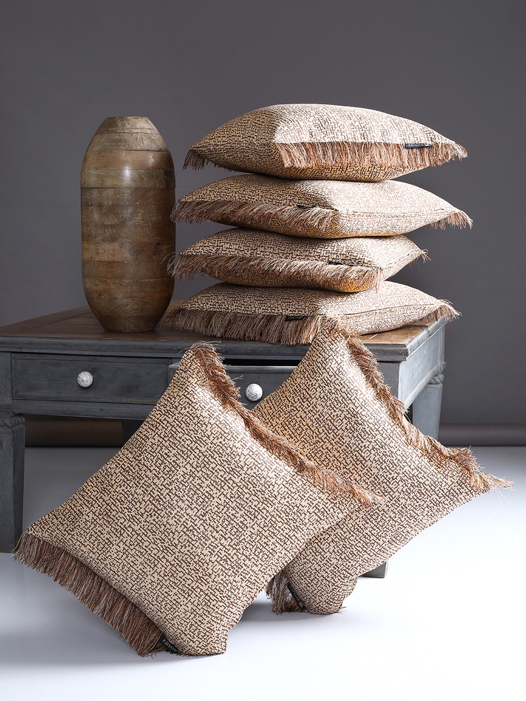 

ROMEE Gold-Toned Set of 5 Geometric Square Cushion Covers