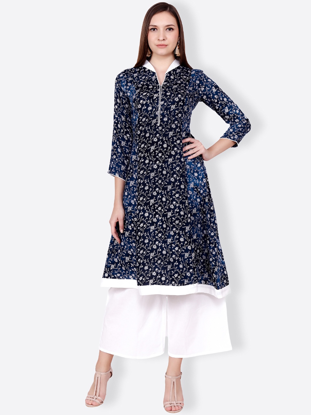 

SCORPIUS Women Blue & White Printed Kurta Set