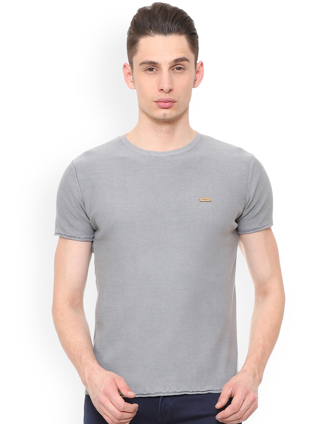 

Allen Solly Sport Men Grey Solid Round Neck Pure Cotton T-shirt