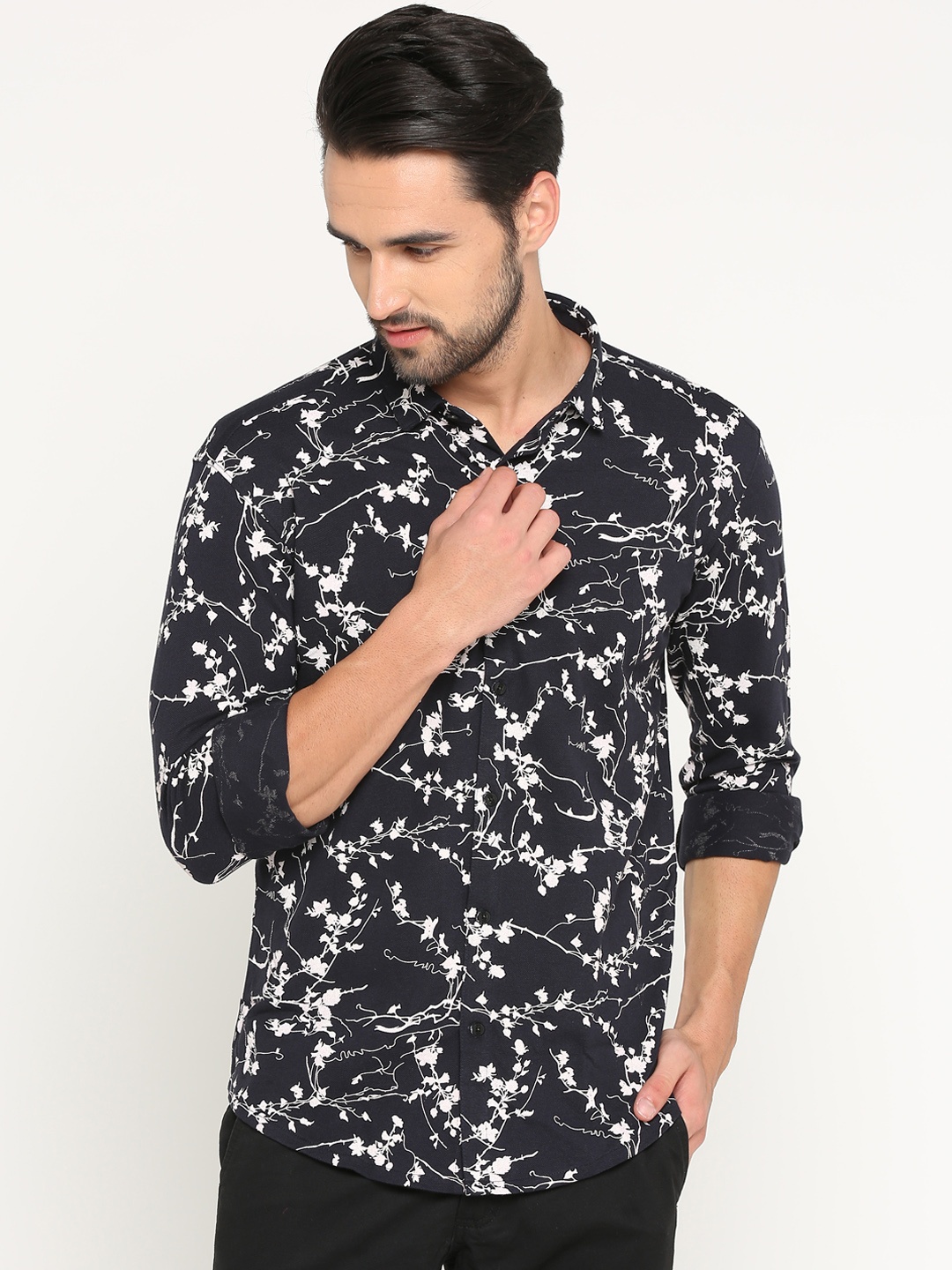 

SHOWOFF Men Black and White Printed Slim Fit Casual Shirt, Navy blue
