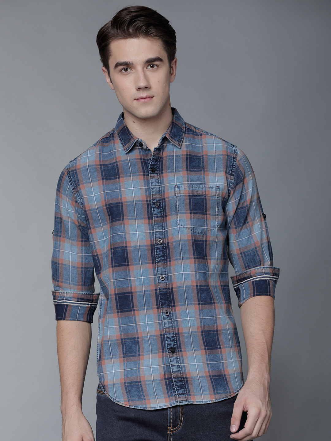 

LOCOMOTIVE Men Blue & Pink Slim Fit Checked Casual Shirt