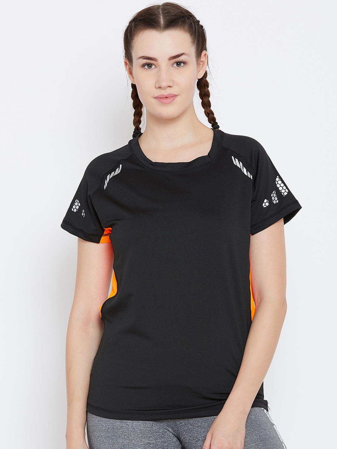 

Camey Women Black Solid Round Neck T-shirt