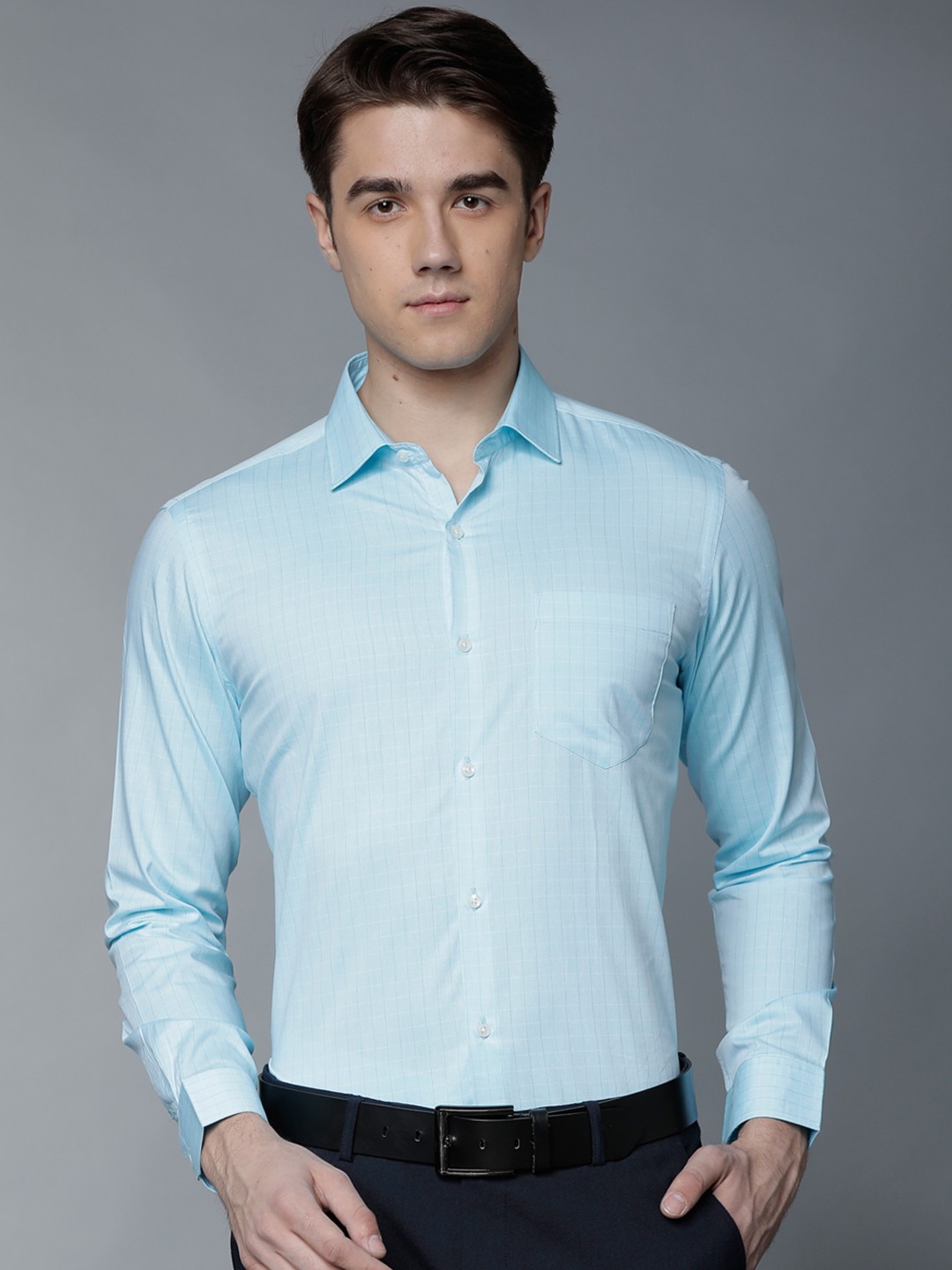 

Black coffee Men Blue Slim Fit Checked Formal Shirt