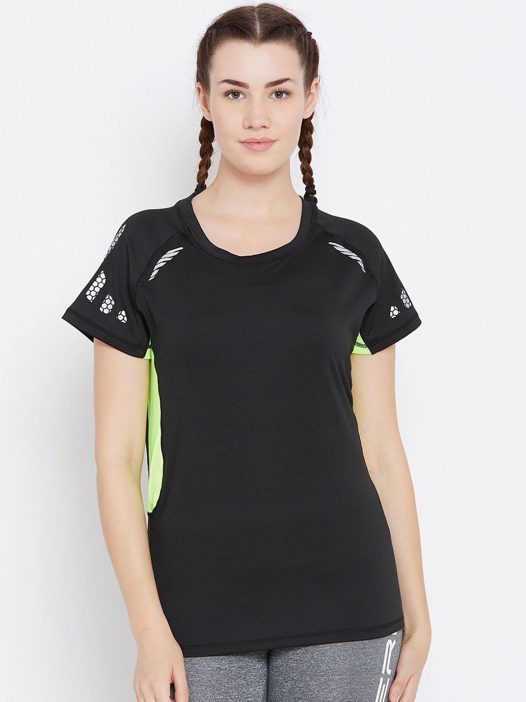 

Camey Women Black Solid Round Neck T-shirt