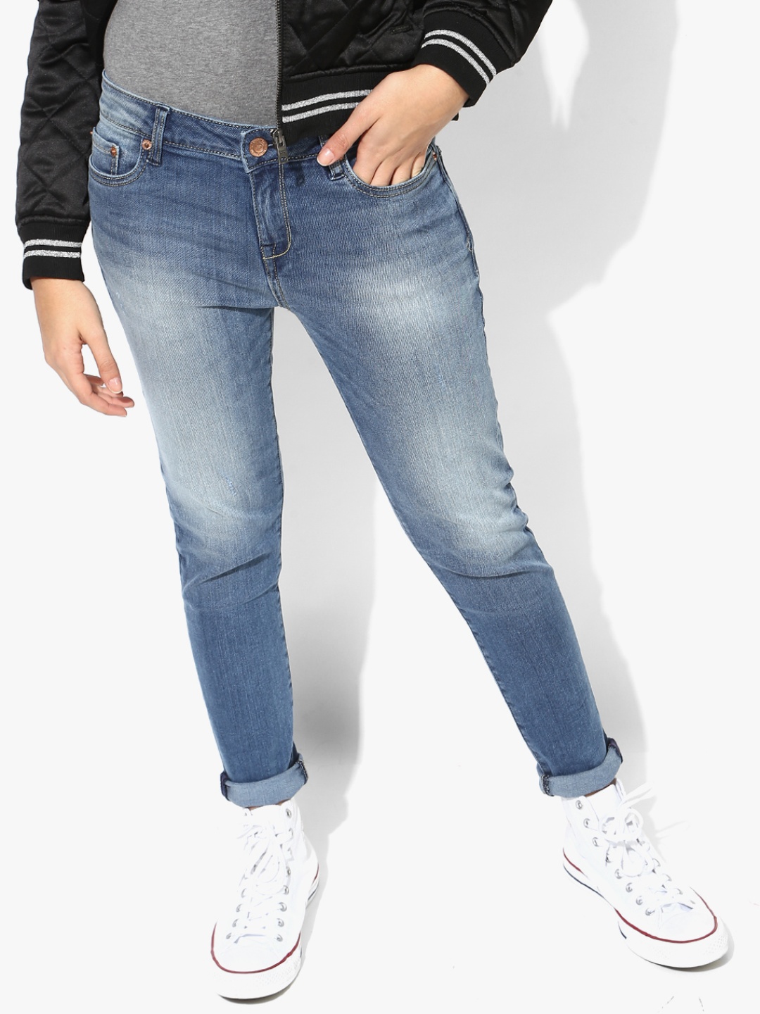 

Blue Slim Fit Low-Rise Low Distress Jeans