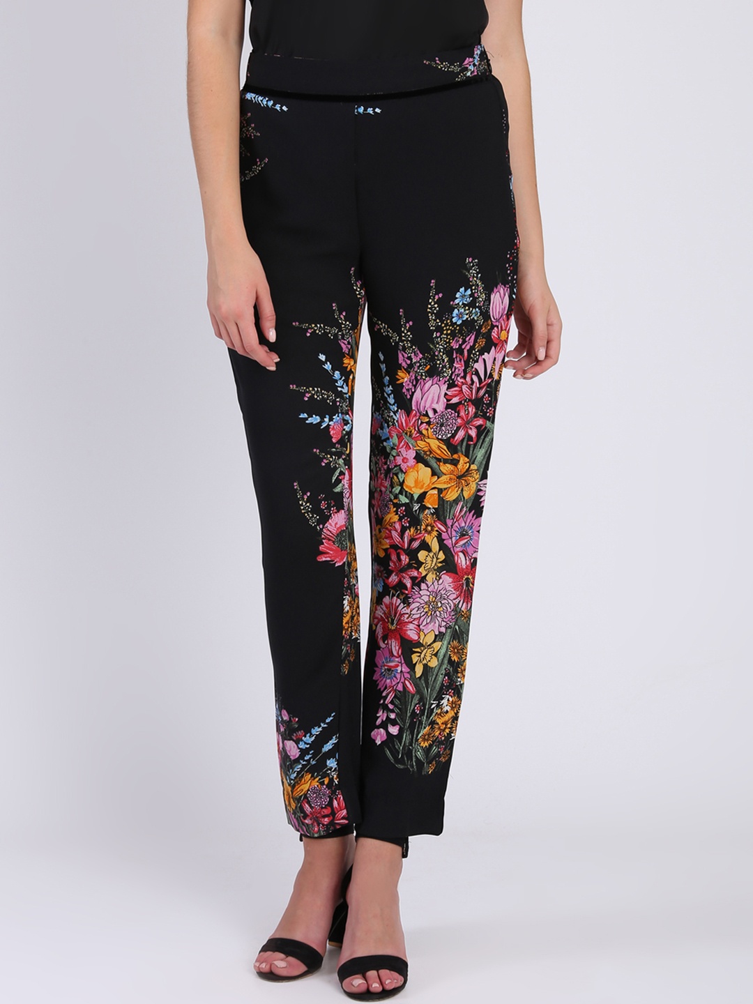 

NIZA Women Black Regular Fit Printed Trousers