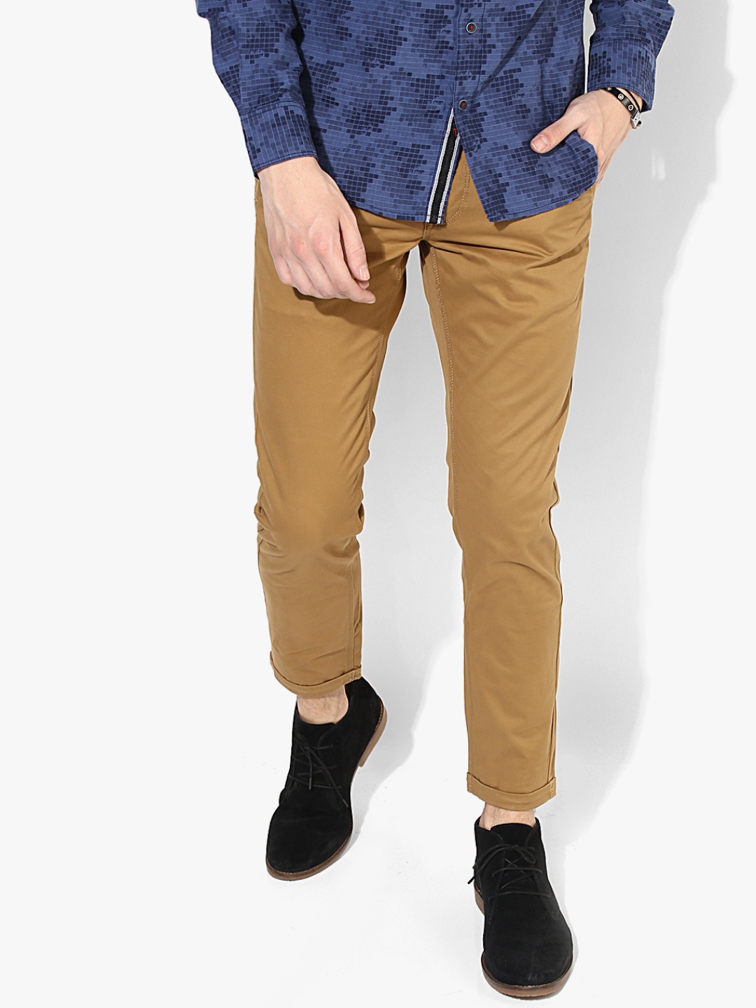

Khaki Solid Slim Fit Chinos