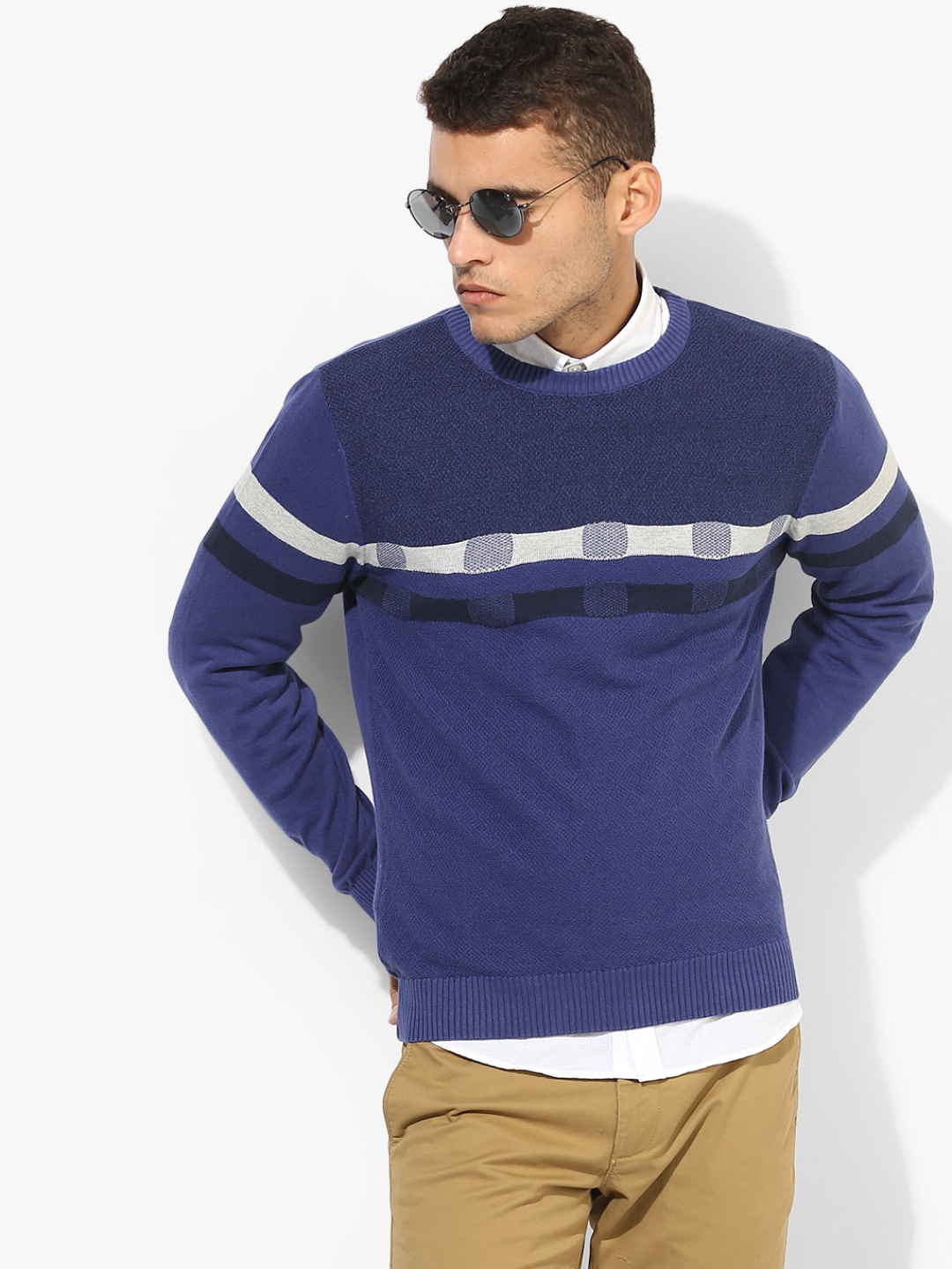 

Blue Solid Round Neck Sweater
