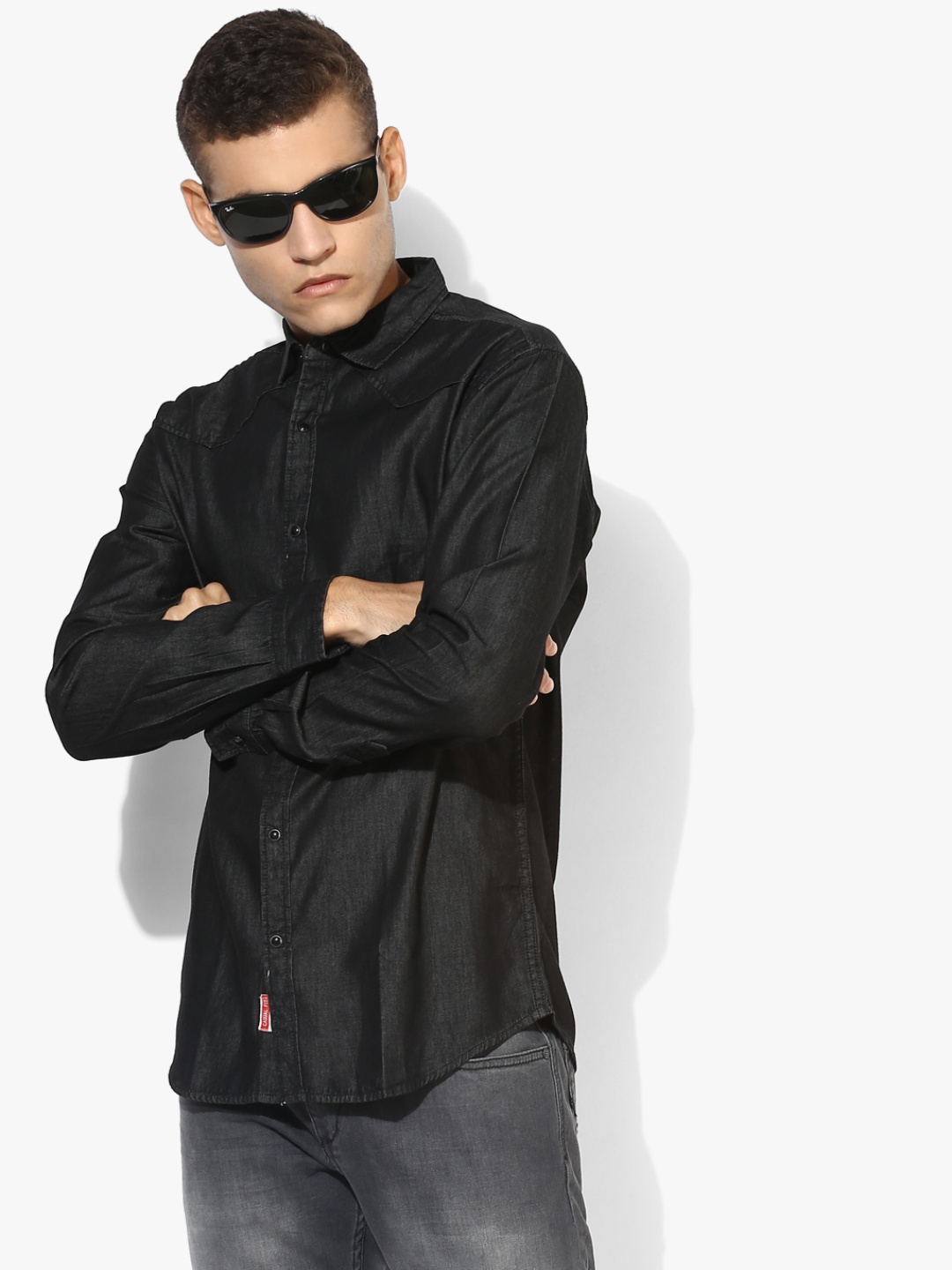 

Black Solid Slim Fit Denim Shirt