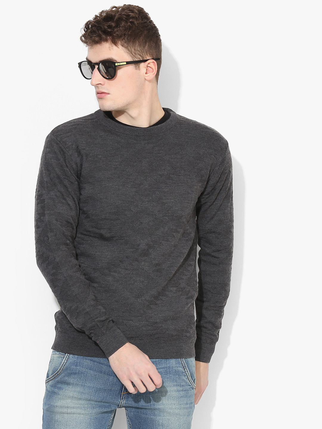 

V Dot Men Grey Solid Sweater