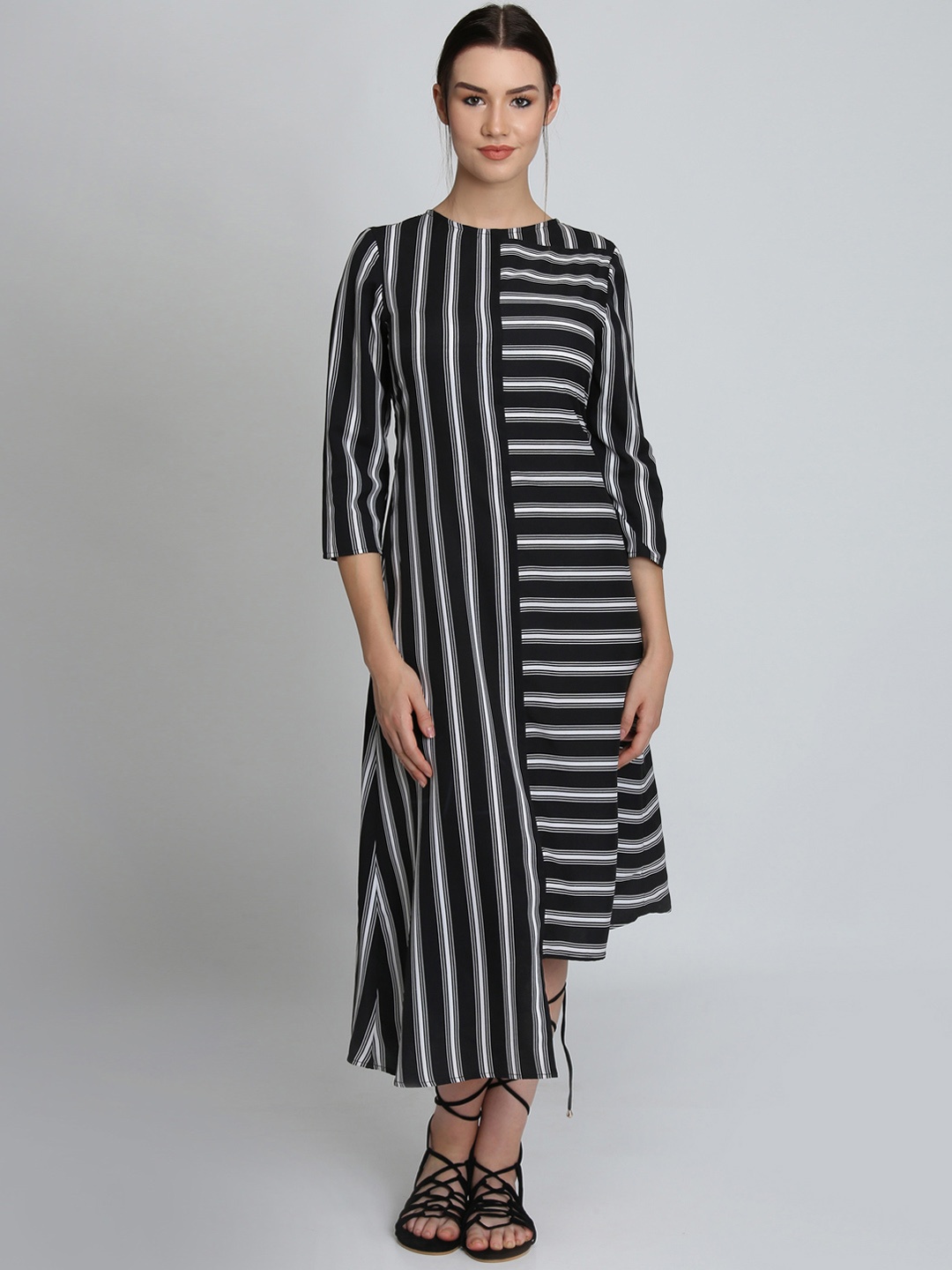 

DODO & MOA Women Black Striped Sheath Dress