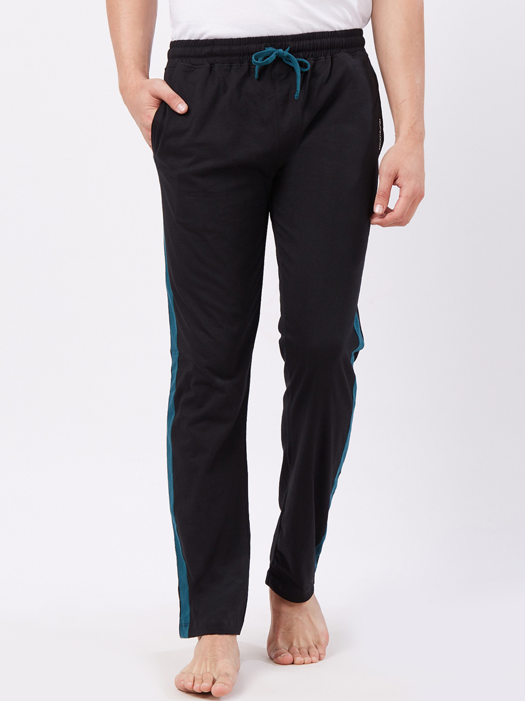 

Fruit of the Loom Men Black Solid Lounge Pants MKP02-A1S1