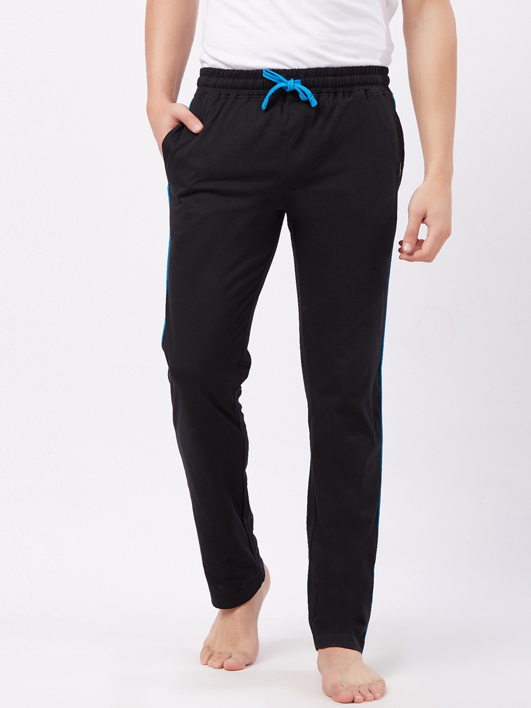 

Fruit of the Loom Men Black Solid Lounge Pants MKP01-A1S1
