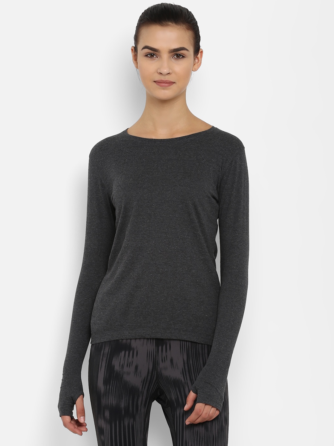 

appulse Women Grey Solid Round Neck Slim Fit T-shirt