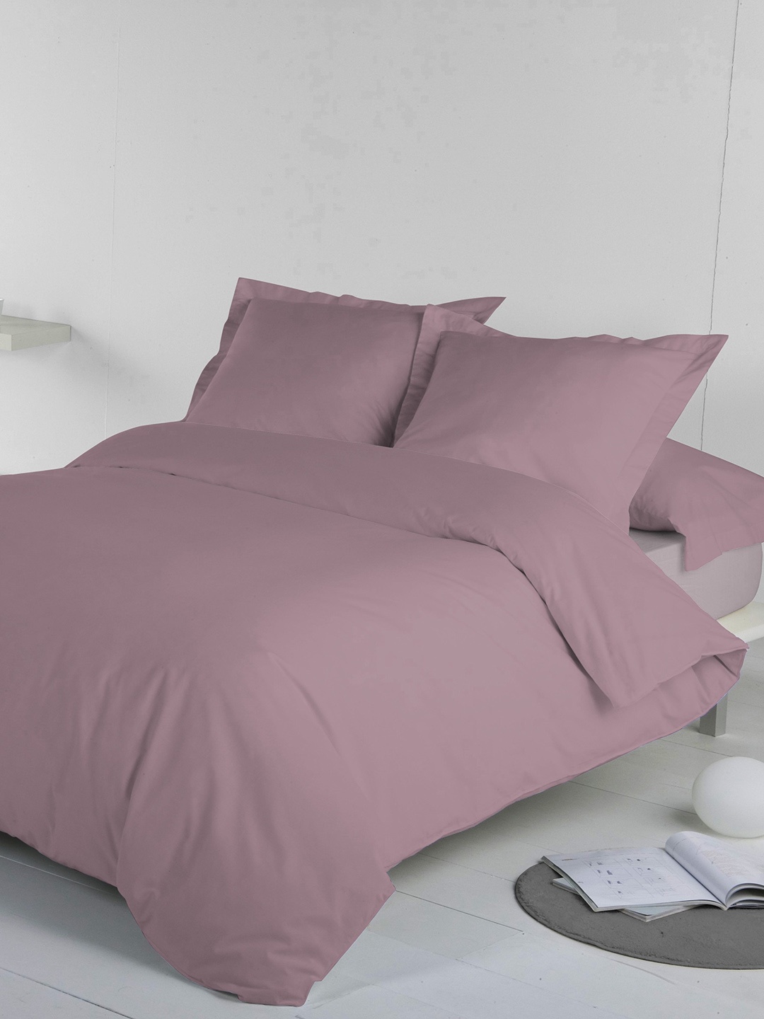 

DDecor Mauve Solid Flat 210 TC Cotton 1 King Bedsheet with 2 Pillow Covers