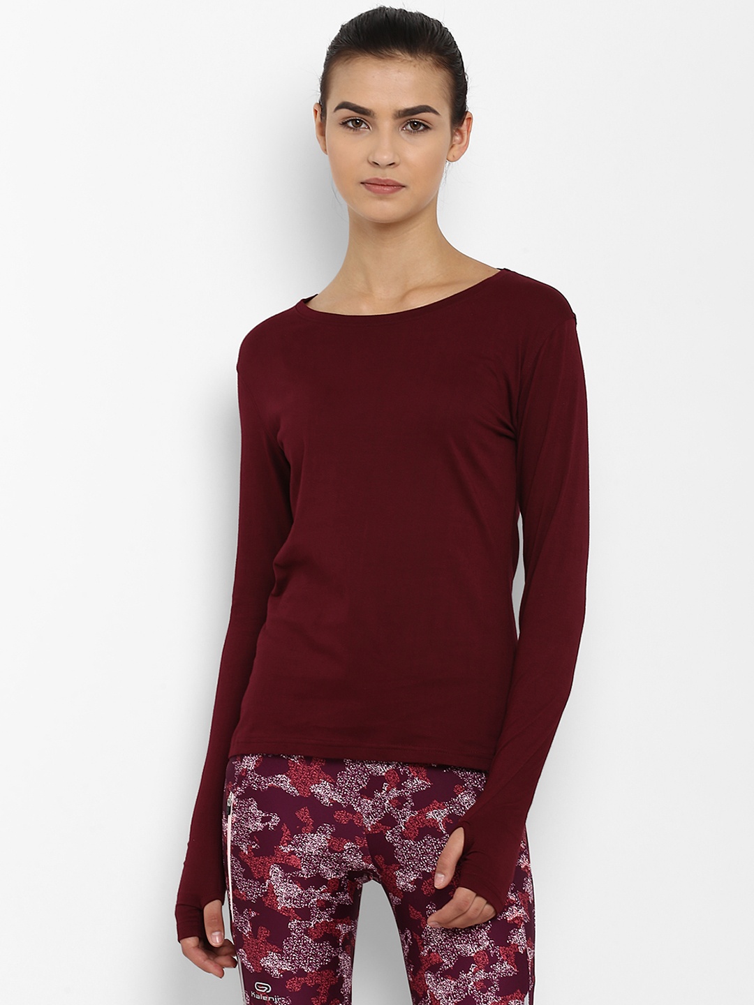 

appulse Women Maroon Solid Round Neck Slim Fit T-shirt