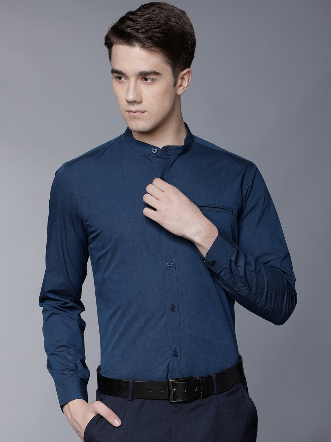 

Black coffee Men Navy Blue Slim Fit Solid Formal Shirt