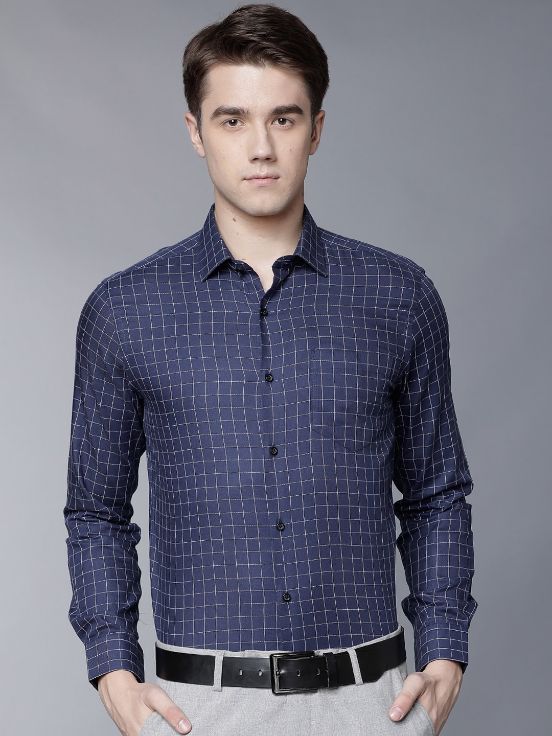 

Black coffee Men Navy Blue & White Slim Fit Checked Formal Shirt