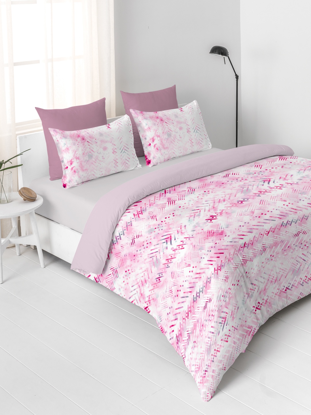 

DDecor Pink & White Abstract Flat 136 TC Cotton Bedsheet with 1 Pillow Cover