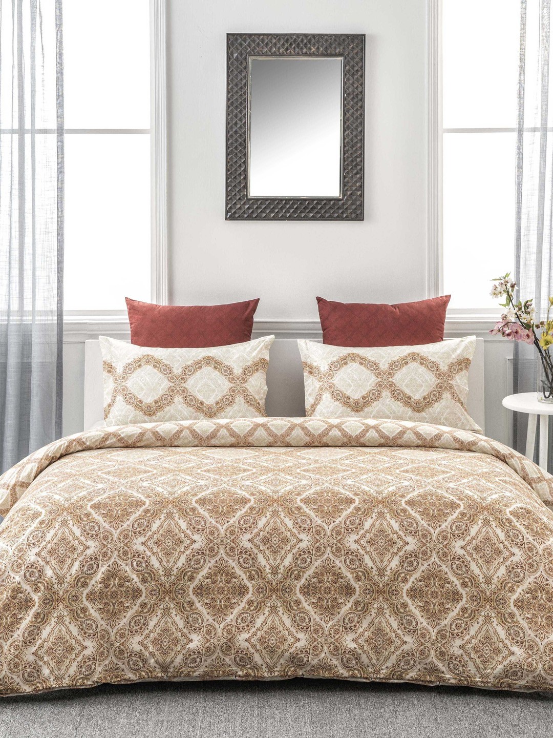 

Ddecor Beige & White Digital Print Bedding Set with Duvet Cover