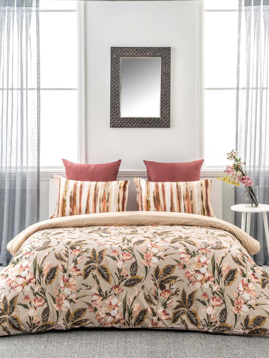 

Ddecor Red & Peach-Coloured Digital Print Bedding Set with Duvet Cover