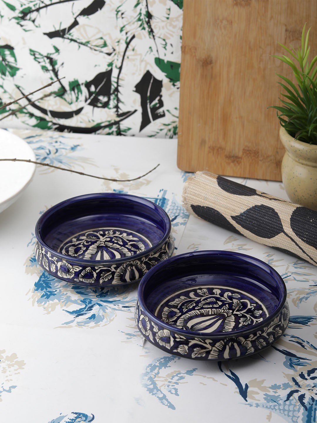 

VarEesha Set of 2 Blue & Beige Hand-Painted Ceramic Bowls