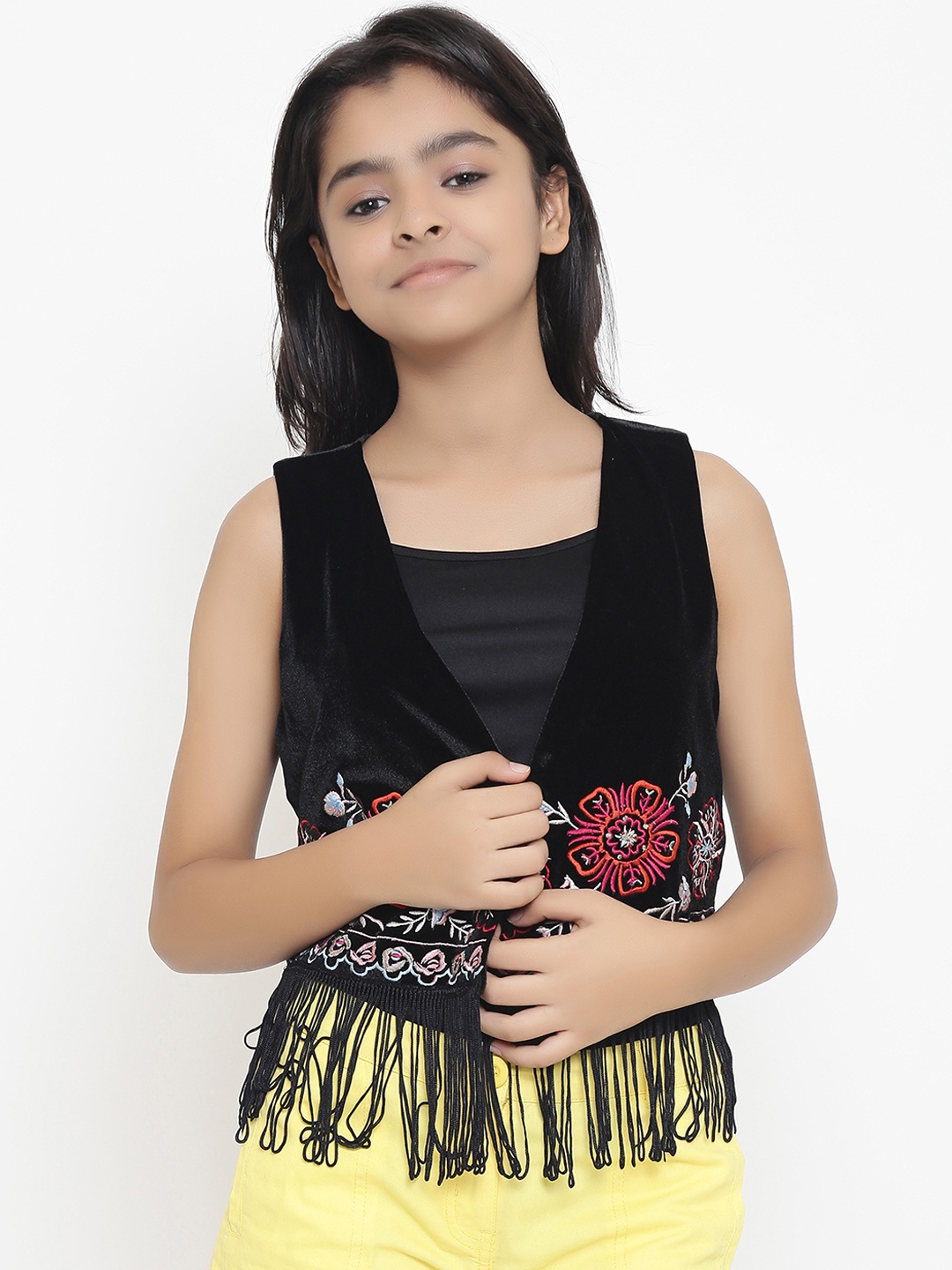 

Natilene Girls Black Self Design Open Front Jacket