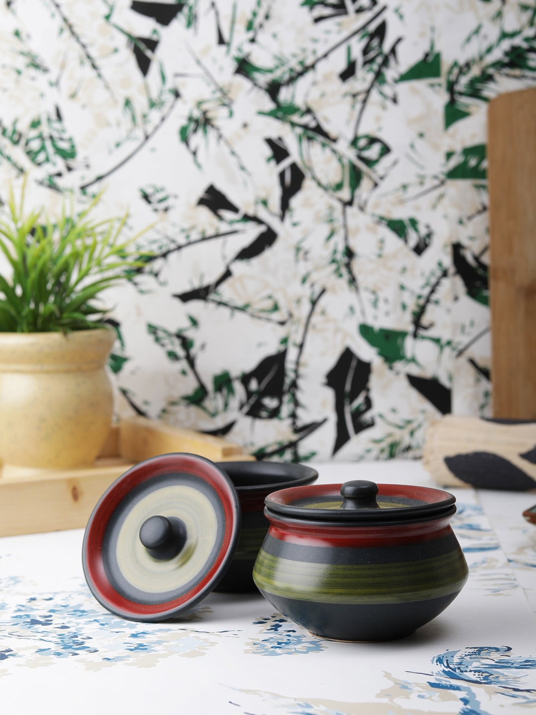 

VarEesha Set of 2 Green Solid Ceramic Serving Bowls