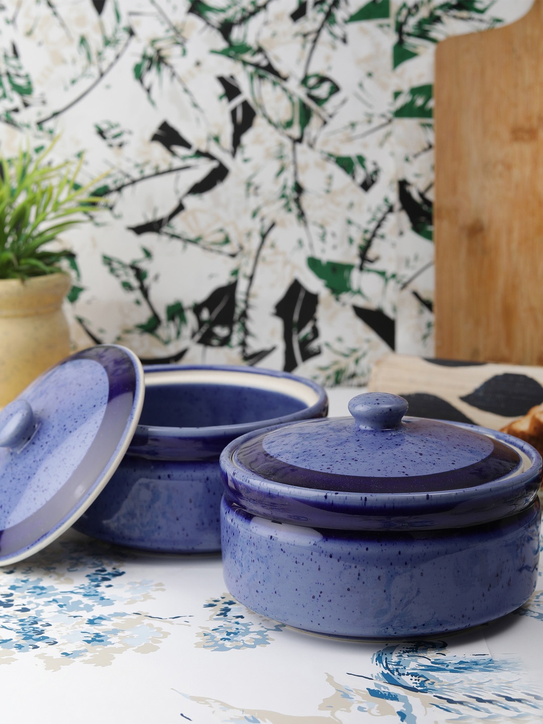 

VarEesha Set of 2 Blue Hand-Painted Ceramic Bowls