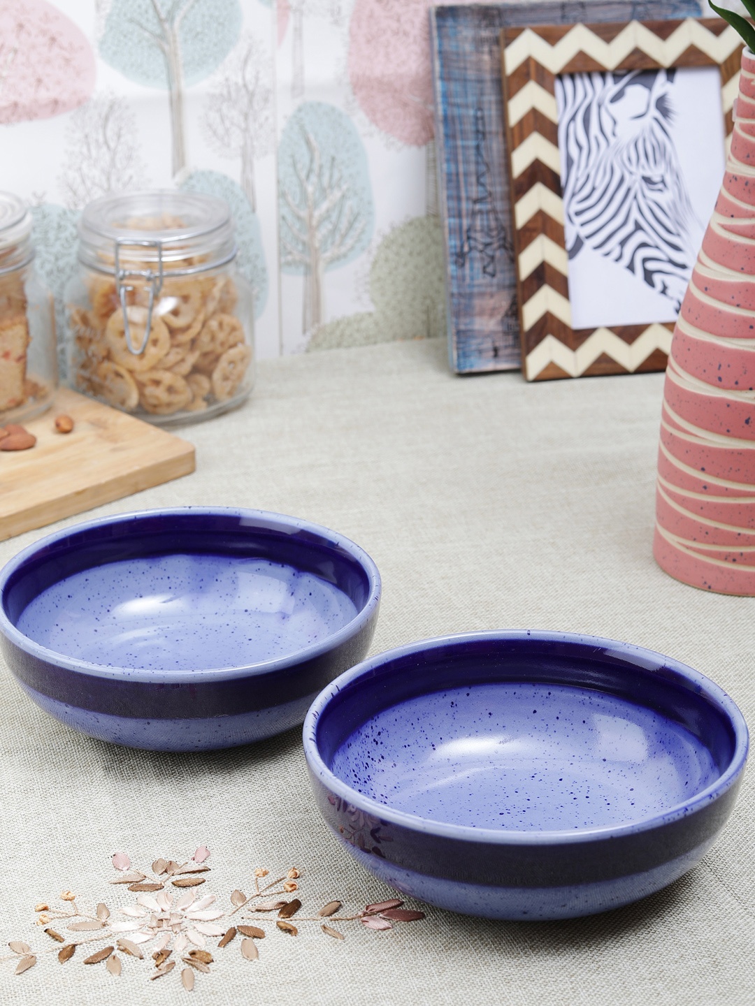 

VarEesha Set of 2 Blue Printed Ceramic Bowl