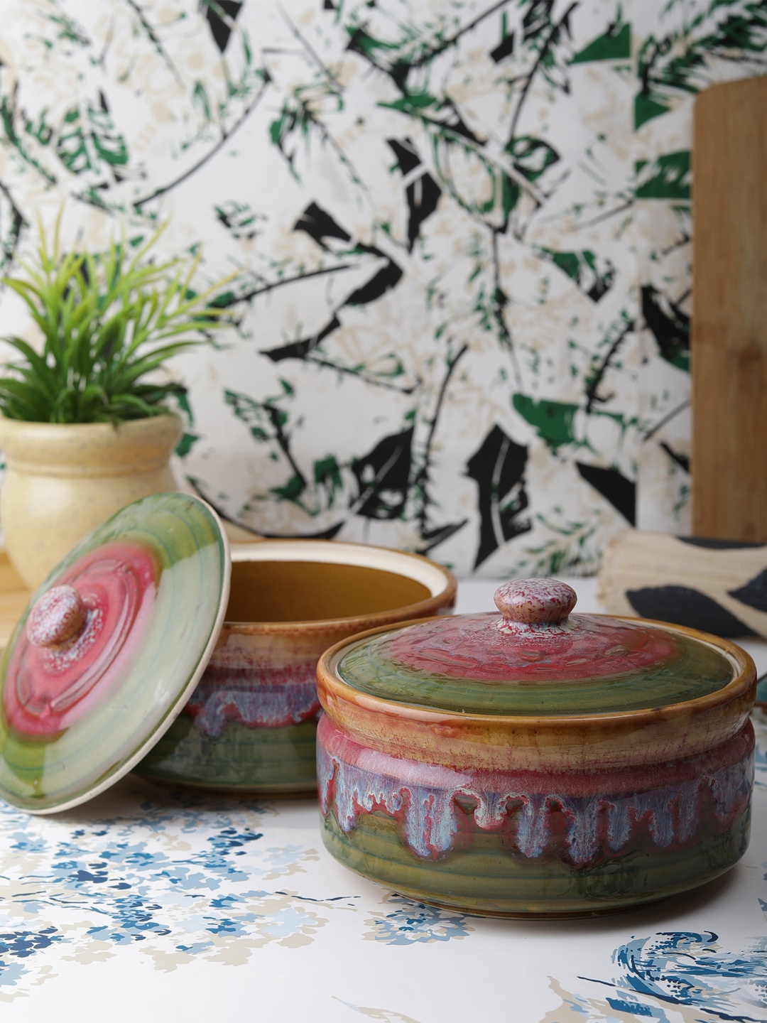 

VarEesha Set of 2 Green Hand-Painted Ceramic Serving Bowls with Lids