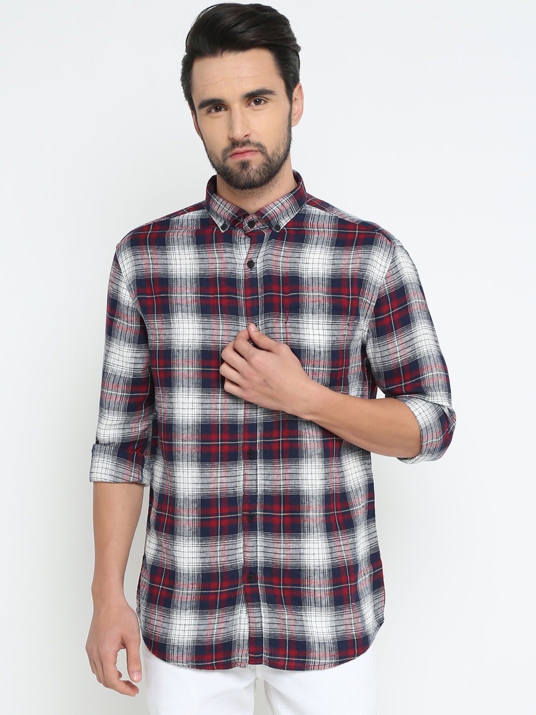 

SHOWOFF Men White & Red Slim Fit Checked Casual Shirt