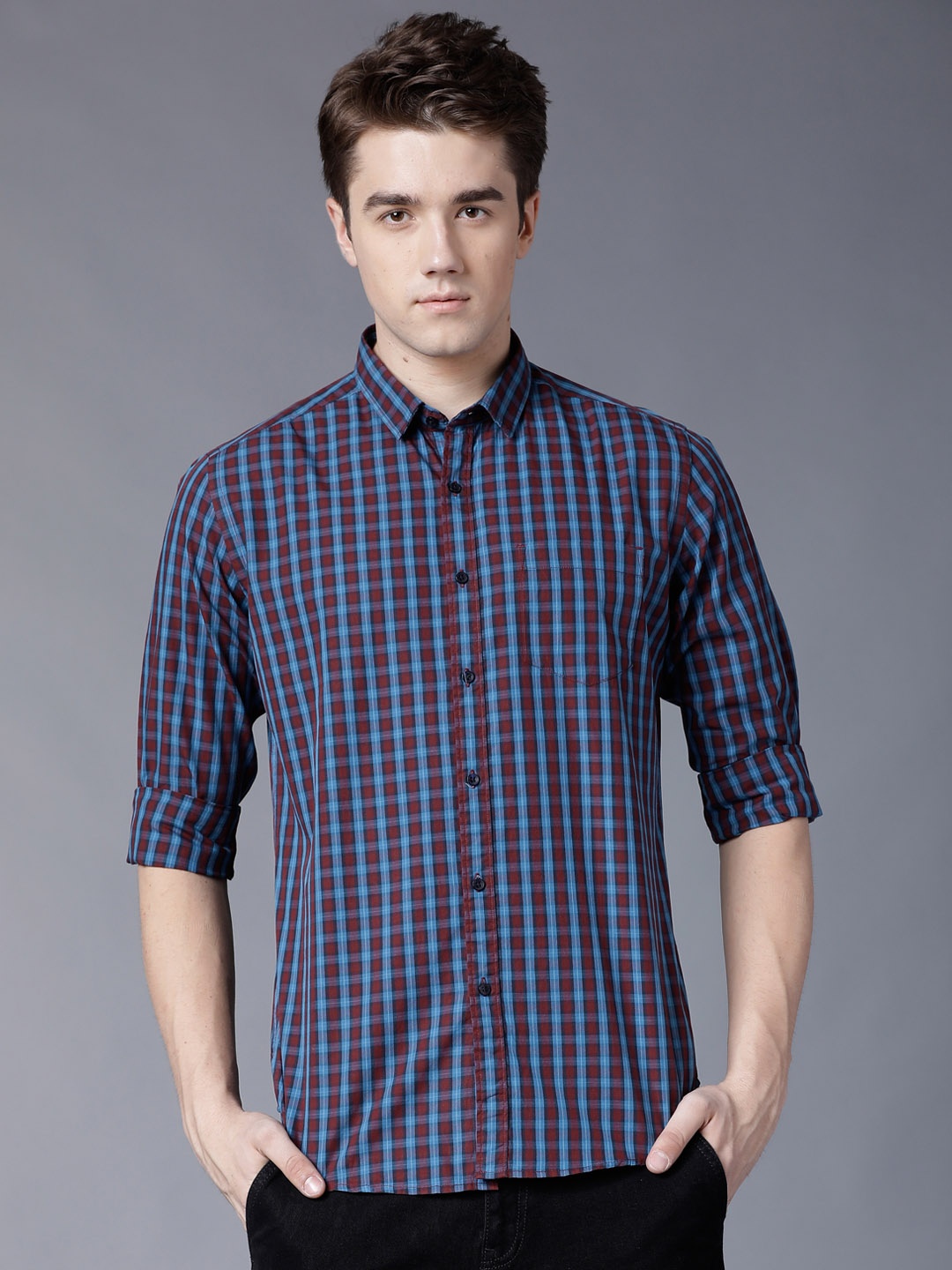 

Black coffee Men Navy Blue Slim Fit Checked Casual Shirt