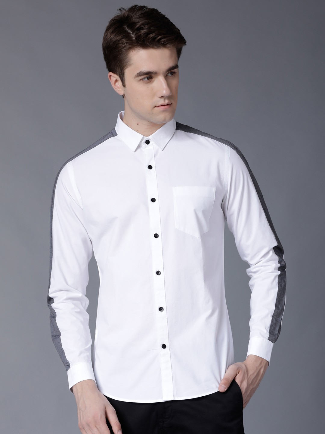 

Black coffee Men White Slim Fit Striped Casual Shirt