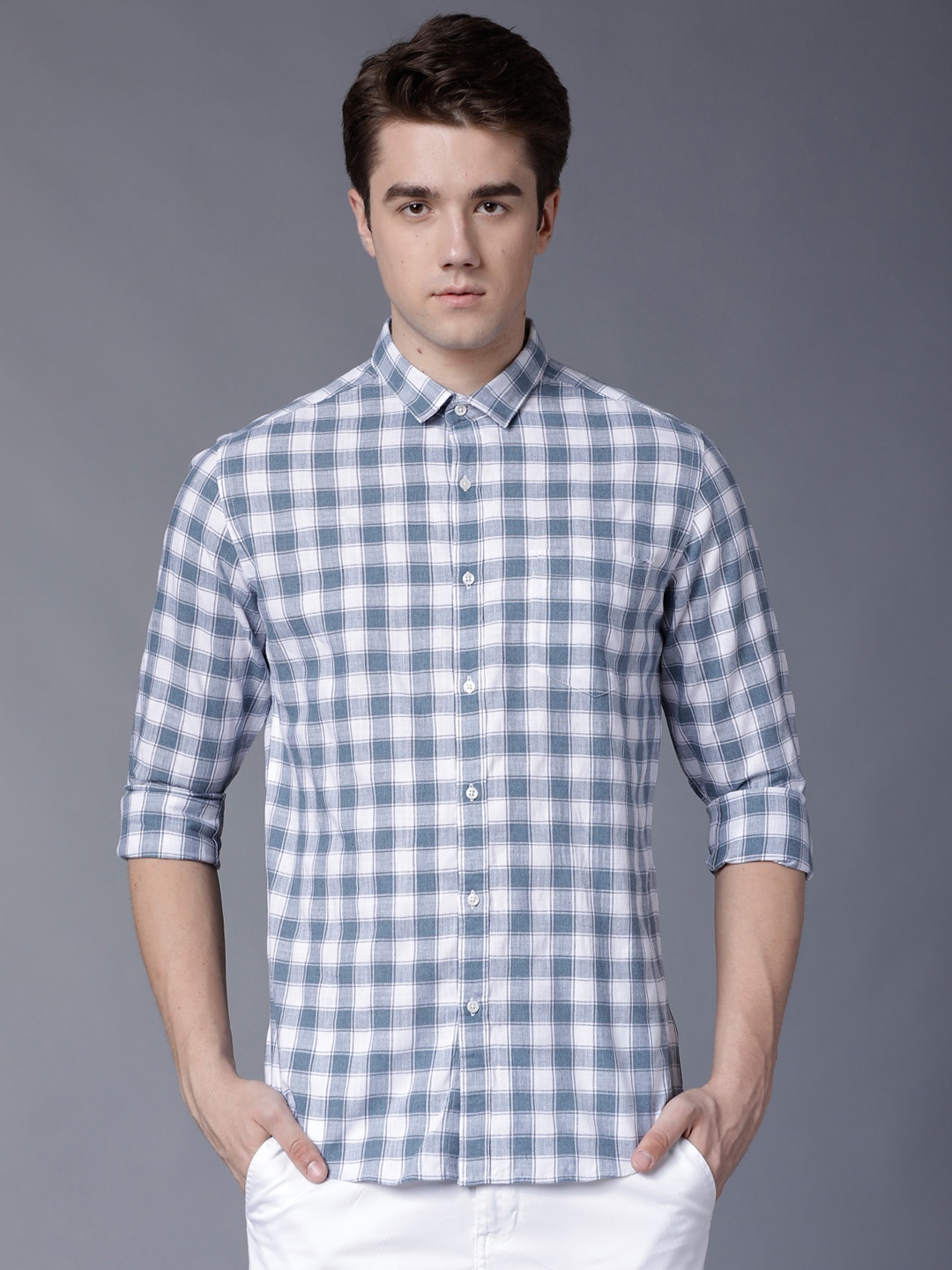 

Black coffee Men Blue & White Slim Fit Checked Casual Shirt