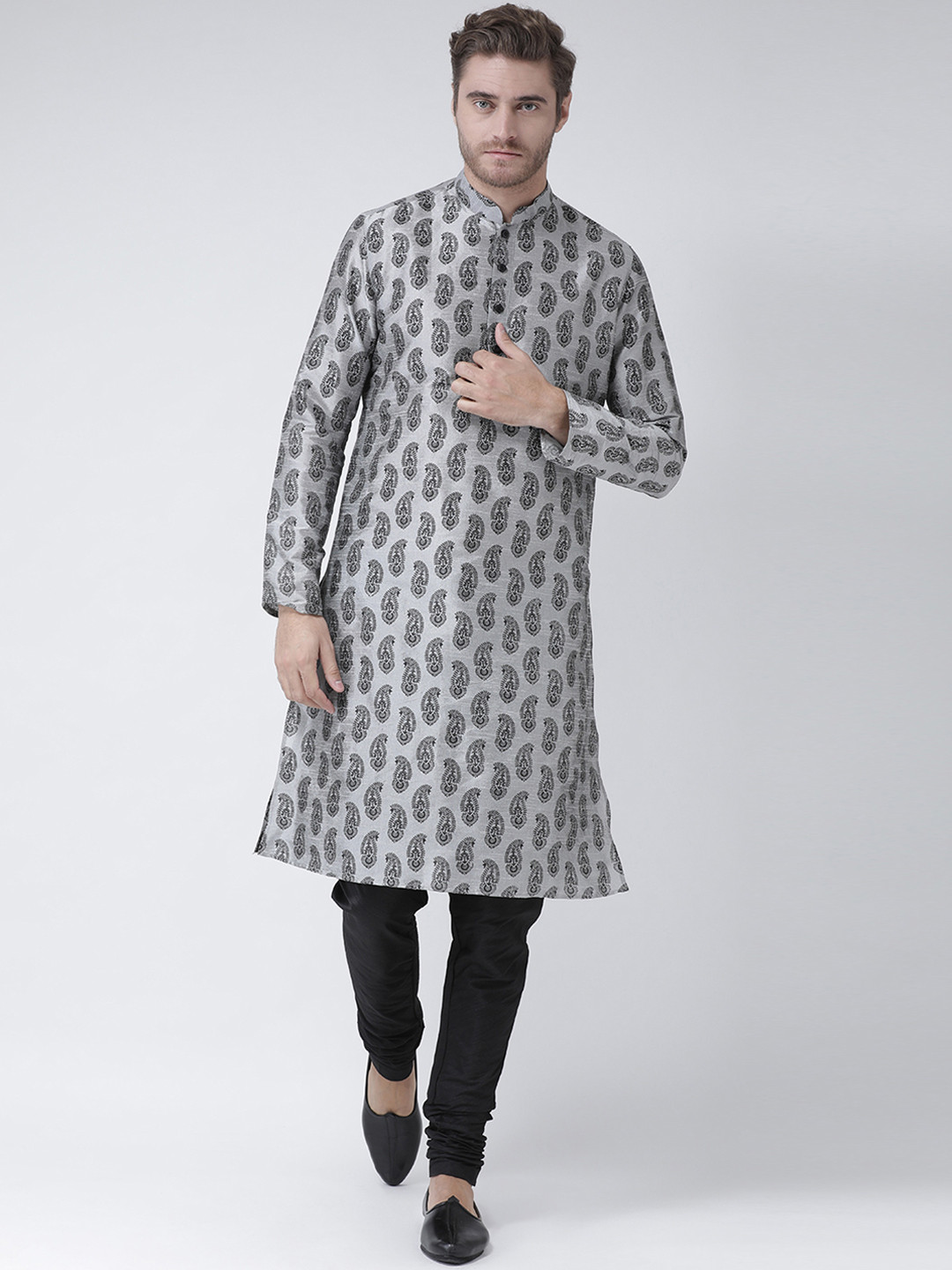 

DEYANN Men Grey & Black Printed Kurta with Churidar