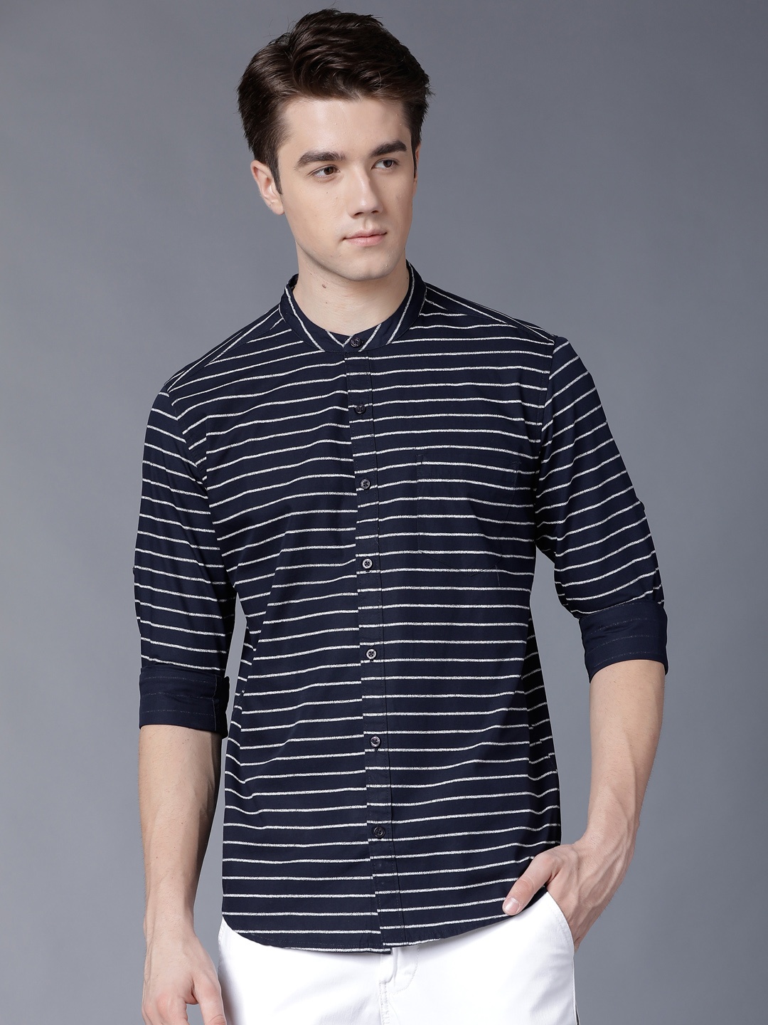 

HIGHLANDER Men Navy Blue & White Slim Fit Striped Casual Shirt