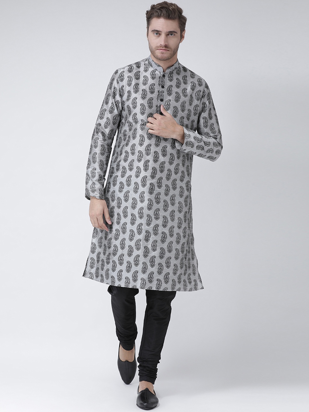 

DEYANN Men Silver-Toned & Black Printed Straight Kurta