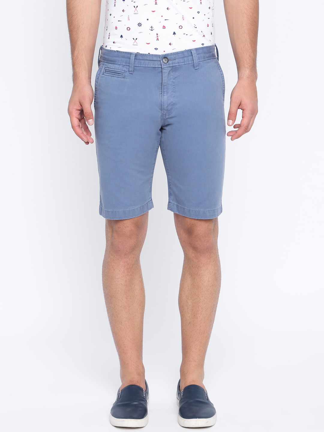 

Basics Men Blue Solid Regular Fit Regular Shorts