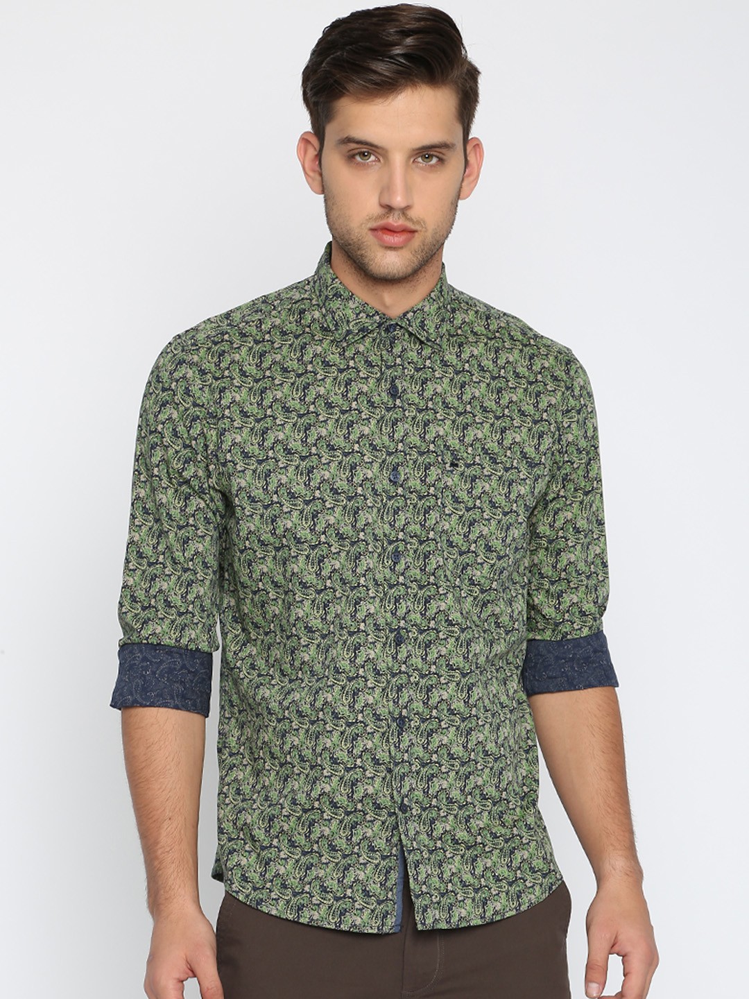 

Basics Men Green Slim Fit Printed Casual Shirt