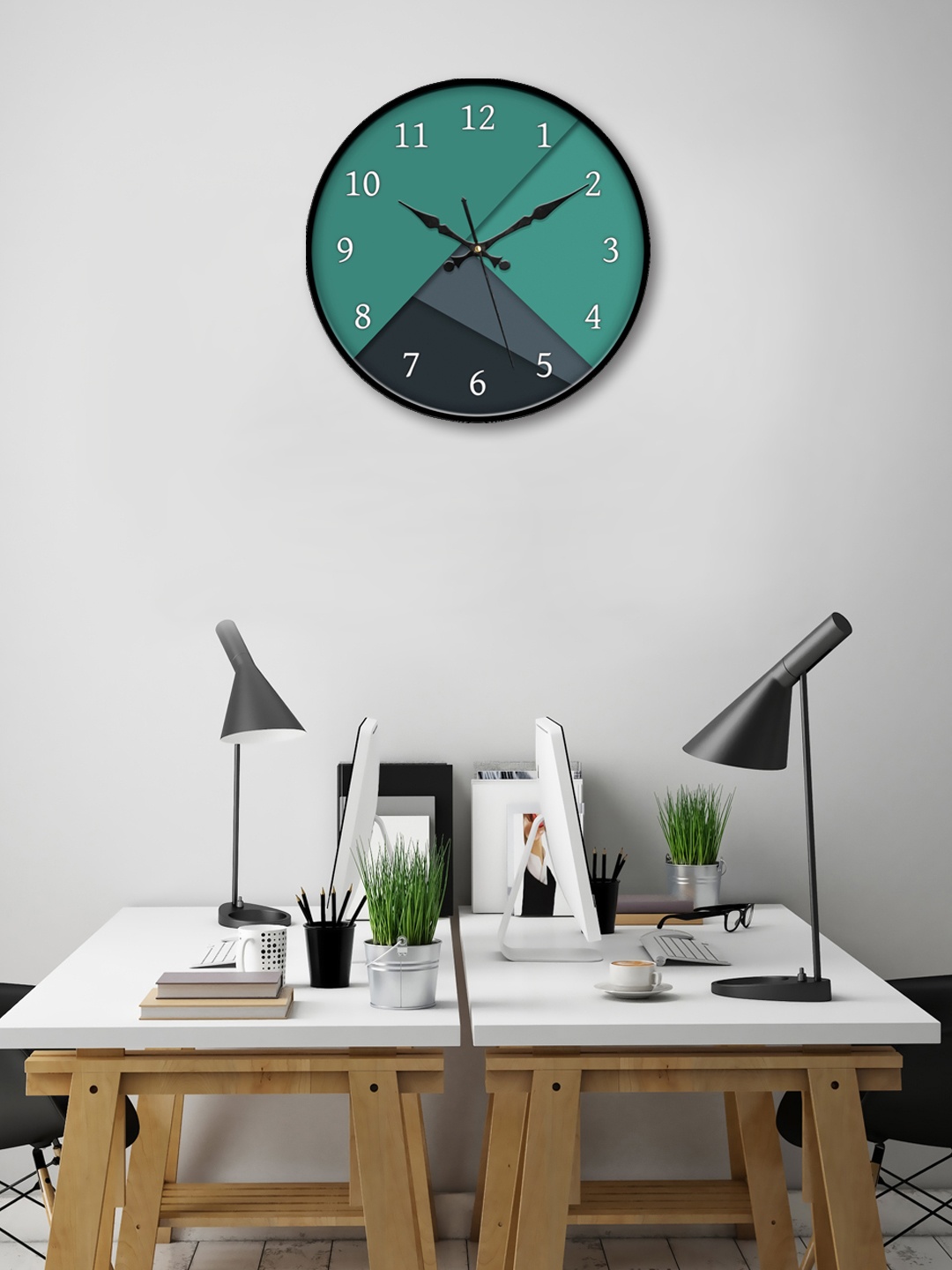 

999Store Green Round Colourblocked Analogue Wall Clock