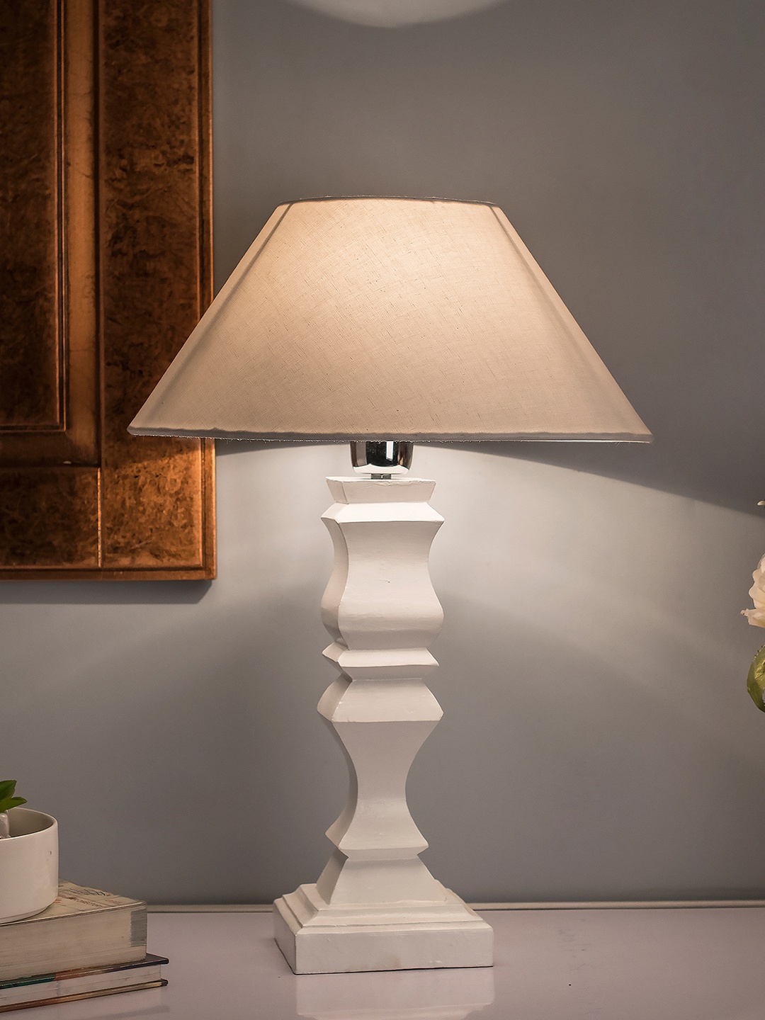

Homesake White Solid Classic Cube Cut Handcrafted Table Lamp with Shade