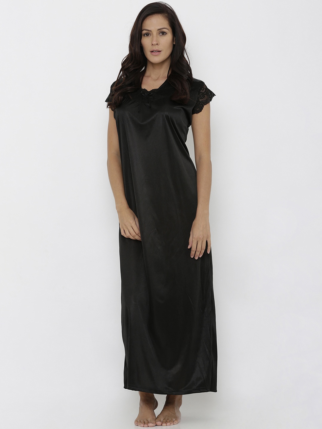

Pretty Awesome Black Solid Nightdress PTAW195