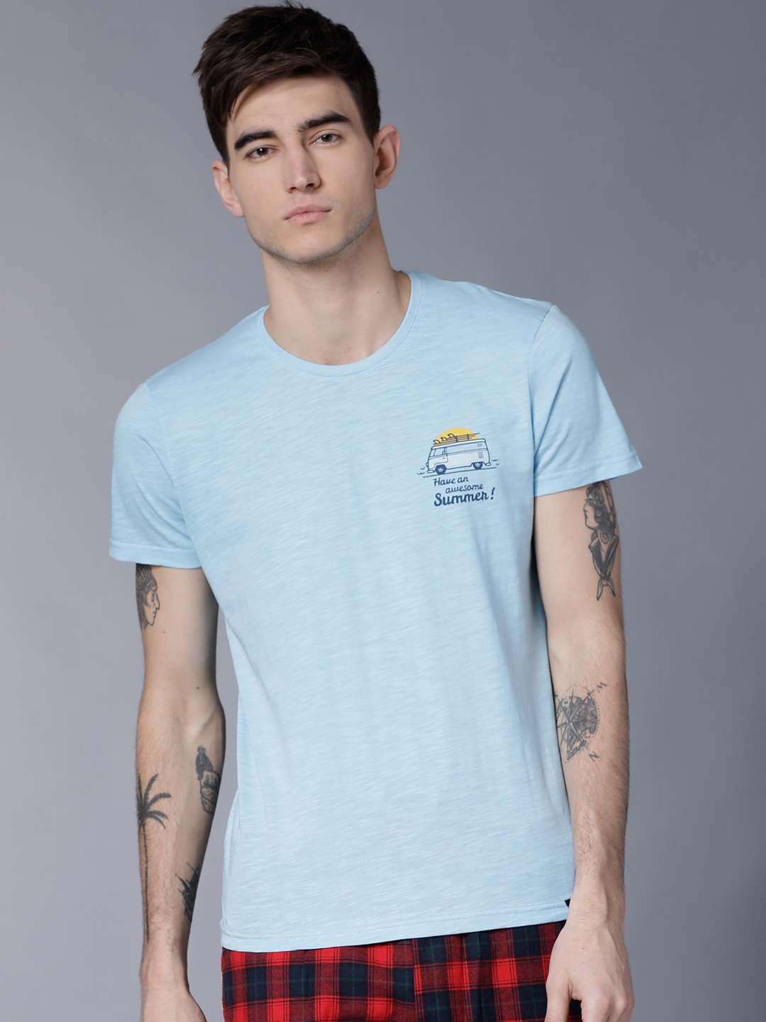 LOCOMOTIVE Men Blue Solid Round Neck T-shirt