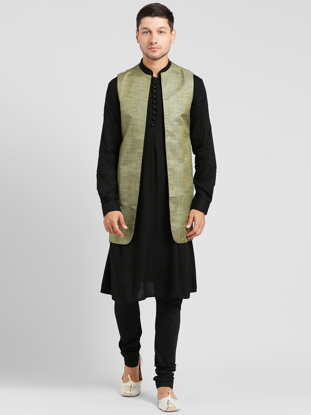 

KISAH Men Olive Green & Black Sherwani Set